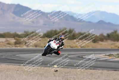 media/Nov-16-2025-Race Pace (Sun) [[8c5fa54630]]/Non Verified Riders (1st 20 Minutes)/5-Turn 15 (110pm)/